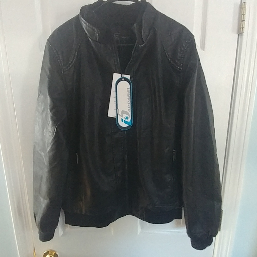 I 5 mens faux leather jacket Sz Large